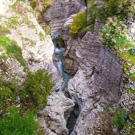 Rv Parking And Wild River مكان تخييم