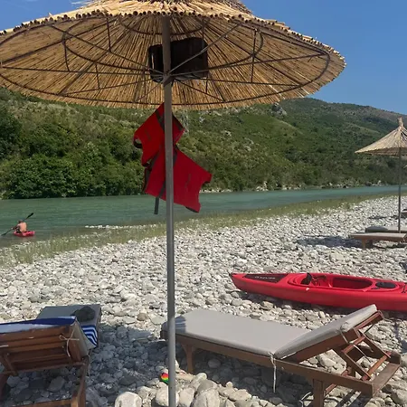 Campeggio Rv Parking And Wild River *
