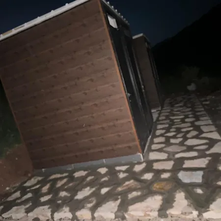 Kemping Rv Parking And Wild River Tepelene