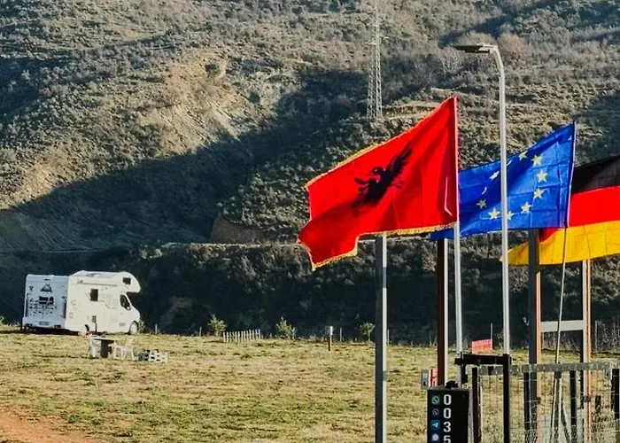 Kemping Rv Parking And Wild River Tepelene