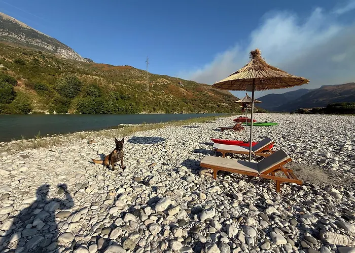 Rv Parking And Wild River Kemping Tepelene